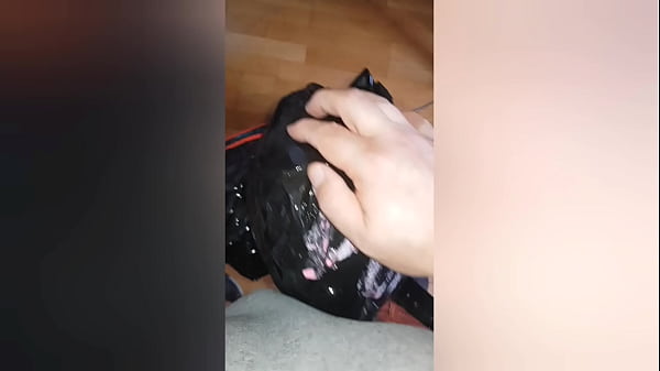 2025 11 08 Larve Sophie momifiee et soumise 