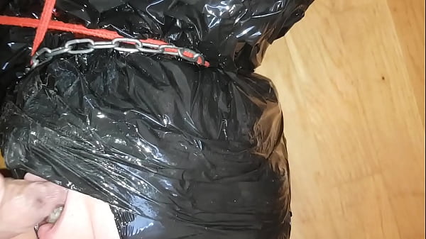 2025 11 08 larve sophie momifiee et soumise 