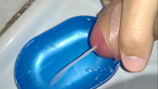 Play MP4 - Rica acabada en ba&ntilde;o publico