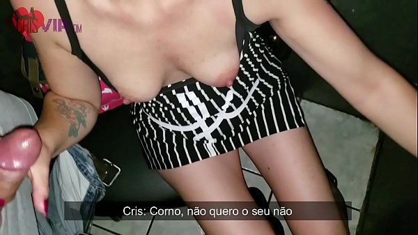 Play MP4 - Cristina Almeida no Gloryhole 5 filme 1 com seu marido&comma; levando rola sem camisinha na buceta&comma; o macho aproveita e arromba o seu cuzinho e finaliza enchendo sua boca de porra&comma; o corno &eacute; xingado por ela enquanto filma&period;