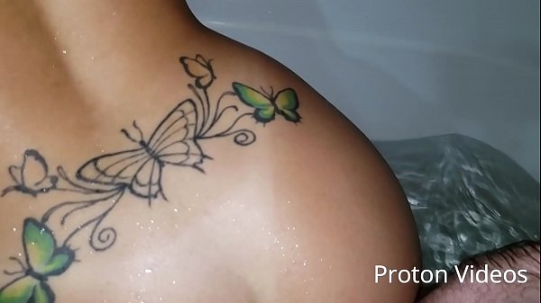 Cibele Pacheco sucking and barebackfucking on the hot tube