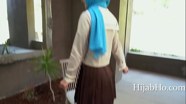 Tiny Virgin Teen In HIjab Fucked 