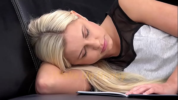 Dido Angel Pissdrinking with her lesbian friend Eva Berger