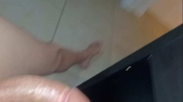 Play MP4 - Closeup and cumshot