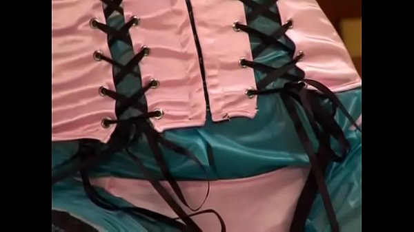 Play MP4 - Plastic and cock for a fetish slut