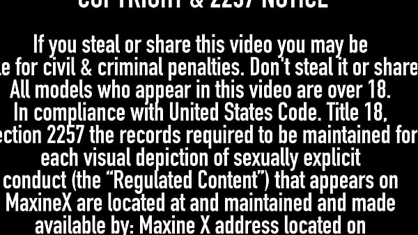 Nonton Cowgirls Skylar Harris & Maxine X Take Turns To Ride Huge Sex Machine! thumbnail