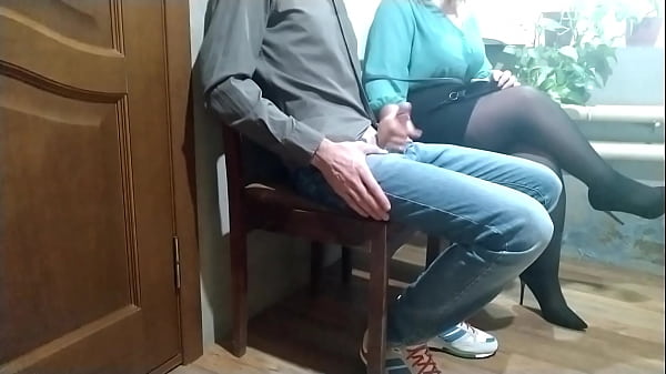 Play MP4 - Mature stranger helped me cum in a public place