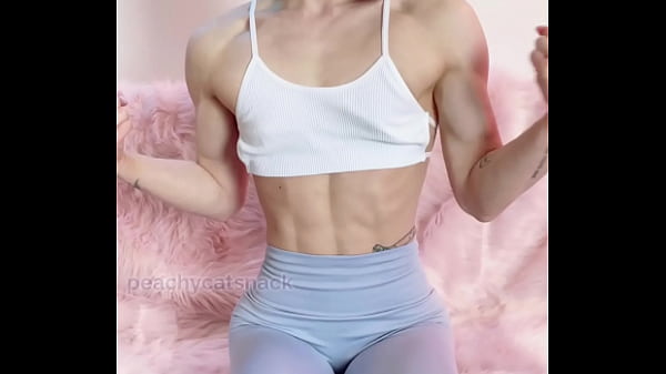 Play MP4 - Nerdy&comma; cute&comma; and petite Asian muscle girl flexes in workout leggings