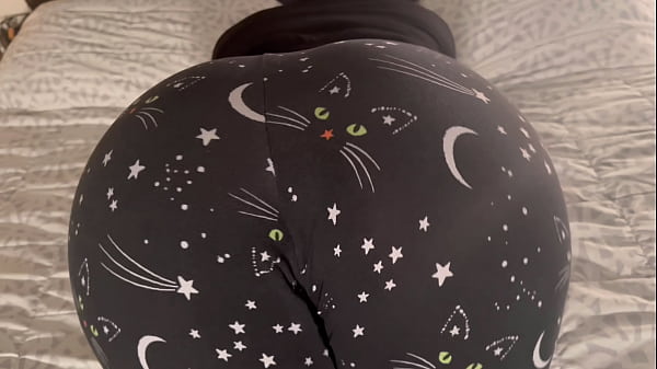 Huge Booty Wedgie Slapping And Clapping MILF