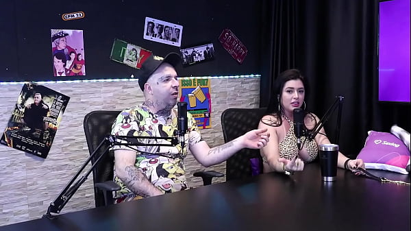 Nonton Foi Contratada Mas N&atilde;o Conseguiu Fazer O Ballbusting, E O Cara Que Pediu Pra Botar Agulha No Saco... - Evelyn Zain (sheer/red) thumbnail