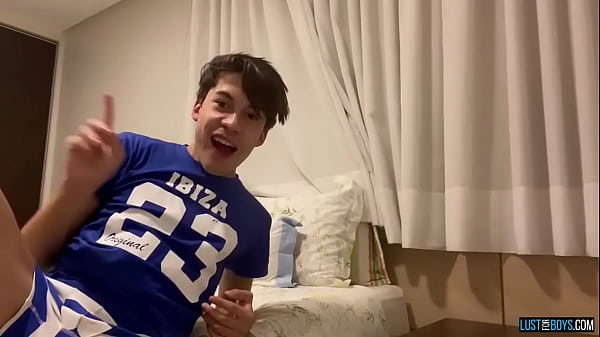 Hung Amateur Jerks Off In Homemade Video thumbnail