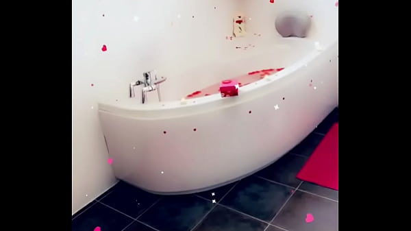 Nonton La Vid&eacute;o Sera Disponible Uniquement Pour Les Fans Rdv Demain Bonne Nuit... thumbnail