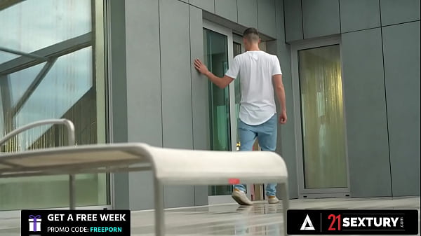 Geisha kyd's gym session turns into wild cock craving bang 