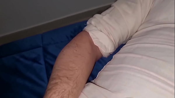 Play MP4 - ADORA FARSI GUARDARE MENTRE PISCIA E SBORRA &vert; CAZZO GROSSO ITALIANO - APRI LA BOCCA E BEVILA TUTTA