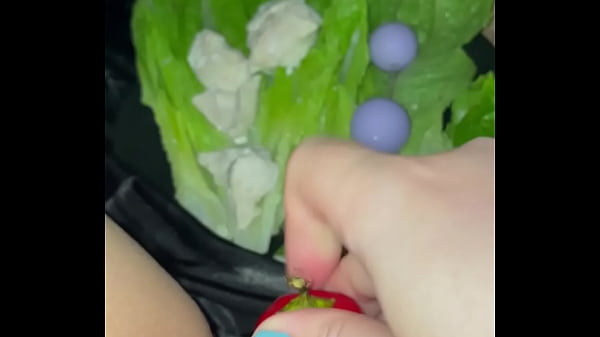 Play MP4 - CHICKEN &VEGETABLES IN MY VIRGIN TEEN BEAUTIFUL 18YEAR OLD WET SEXY PUSSY-BEST SAUDI AMATEUR MASTURBATE-KINKY FOOD FETISH-ARABIAN SNOWWHITE-LOS ANGELES-USA-2025-UNITED STATES OF AMERICA-ARAB PORN-