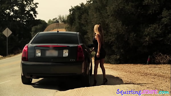 Fingered babesquirting while orally_pleased