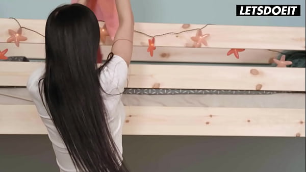 Play MP4 - Brunette Maid Sasha Rose Steamy Anal Fuck with Huge BBC - HORNY HOSTEL