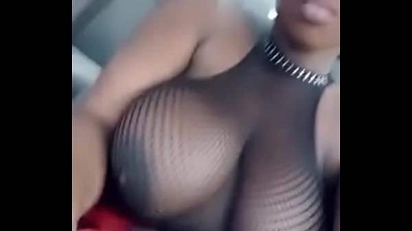 Play MP4 - Sexy Chick showing off her huge boobs