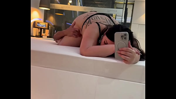 Play MP4 - Acabei de ter um encontro com um seguidor que quis gravar e disse que vai entrar para a produ&ccedil;&atilde;o de conte&uacute;do&comma; comecei a chupar ele e ele durou exatos 1 minuto e 30 segundos com a minha boca m&aacute;gica