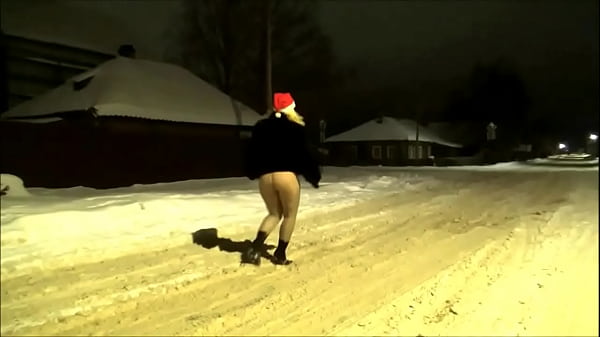 Cheeky Cat walks_New Years Eve without panties