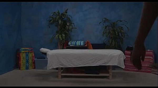 Nonton Sexy Masseuse With Tiny Melons thumbnail