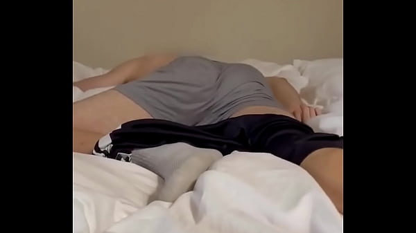 Play MP4 - Ripping Farts in your bed