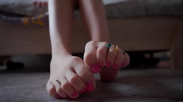 Horny Giant Stepmom / Foot Fetish thumbnail