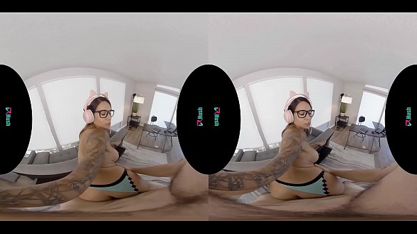 Play MP4 - VRHUSH Gamer girl Alexis Zara gets fucked with her stream on