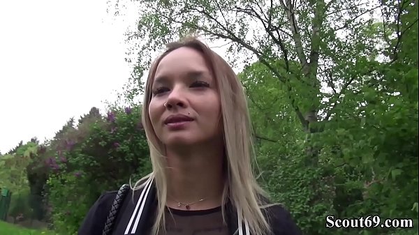 Play MP4 - German Scout - Schlankes Tattoo Teen Monika gevoegelt