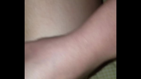 Playing withher pussy to make her wet