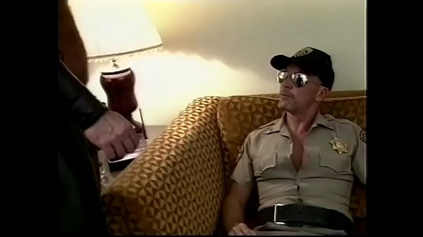 Play MP4 - Robber teaches cop how to be naughty and nice by sharing his cock