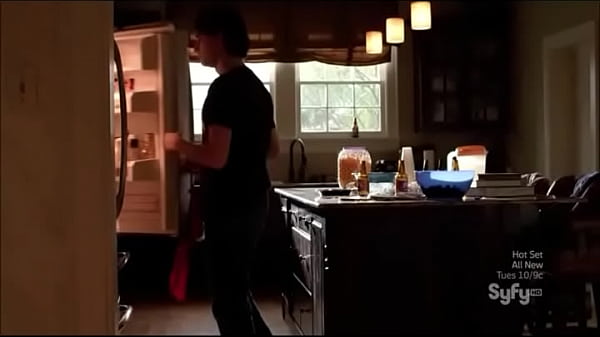 Actresses go outdoors in their underwear for a dare - EUF 