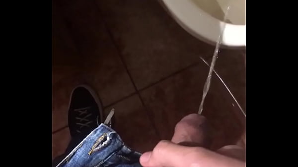Pissing 
