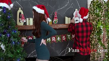 Nonton Step Aunt's Christmas Threesome Boot Camp thumbnail