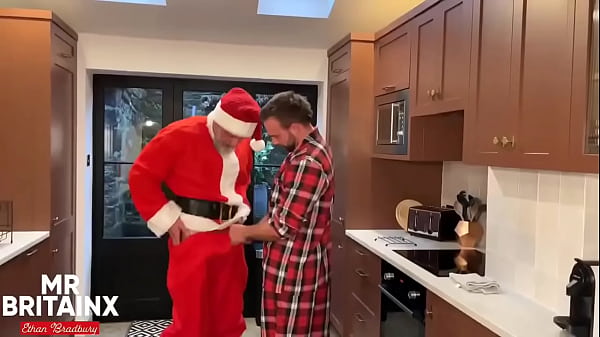 Nonton When I Got Caught Sucking Santa Clause ?me And Joinersamanthax Were Getting All Cosy And Festive Watching Xmas Mov... thumbnail