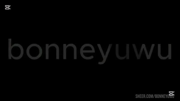 Play MP4 - BONNEYUWU - pee pis orina