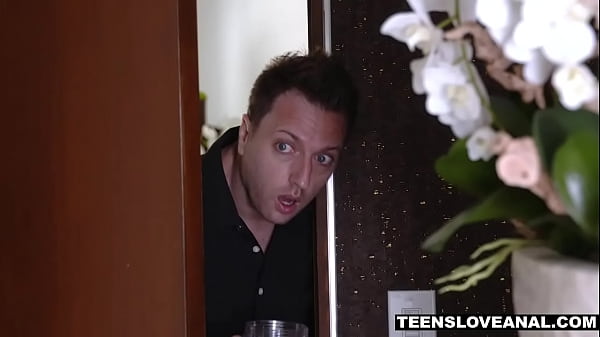 Play MP4 - Stepdad finds teen stepdaughter with spinner buttplug