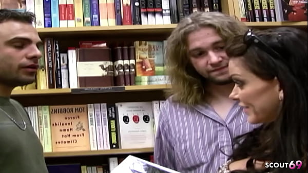 Huge Tits Mature Talk To Private Sex By Stranger In 90s Vintage Porn thumbnail