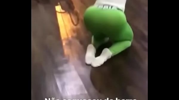 Gracyanne barbosa toda aberta no pole dancing 