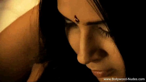 Play MP4 - Gorgeous Bollywood india MILF Sexy