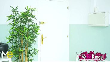 Nonton Venezuelan Beauty Seduced By Cock. Isa Metible Is Fucked Hard On Fakings thumbnail