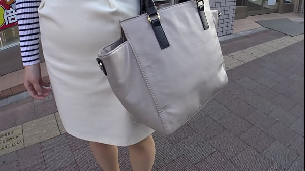 Play MP4 - 素人おっぱいエステナンパ　巨乳ぬるぬる、乳首ビンビン！！オイル塗りおっぱいモミモミ！美巨乳感じまくり！Part1