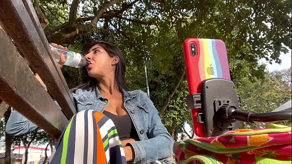 Renatinha Mello Live_na praça Sorocaba é quente maseu sou_mais