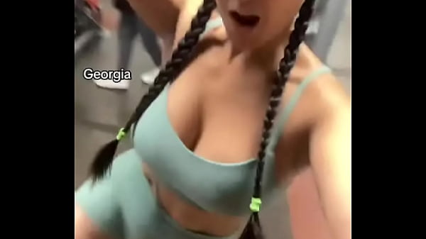 Dance Break Between Sets at the gym #fyp #strongwomen #dance # 