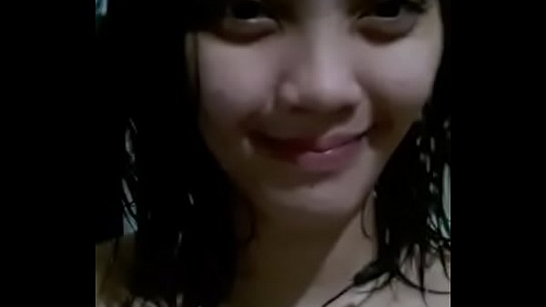 Play MP4 - Lotion and pussy play