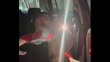 Pega&ccedil;&atilde;o Dentro Do Carro Na Porta Da Boate thumbnail