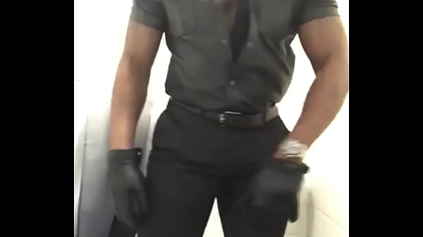 Ebony Muscle Brody Smokes & Demands Titplay thumbnail