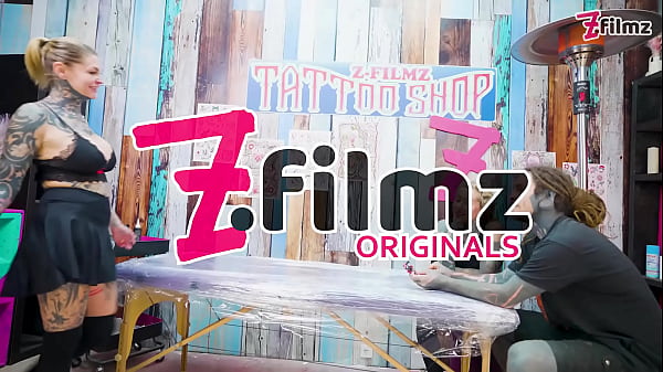 Nonton Inked Lovers Big Dick Foursome Merry's Tattooed Adventure thumbnail