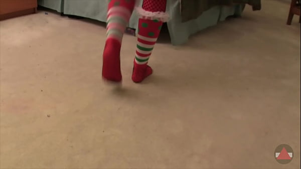 Play MP4 - Santa's helper gave him the best lap dance gift ever&excl;