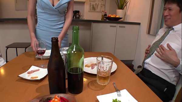 会社の同僚との掛け麻雀で多額の借金を背負った夫は、借金の代わりに妻で支払わされることになる。渋々納得させられた夫は自宅に同僚達を招き入れる。知らずに夫の同僚をもてなす妻。その妻に同僚達の刃が襲う。 